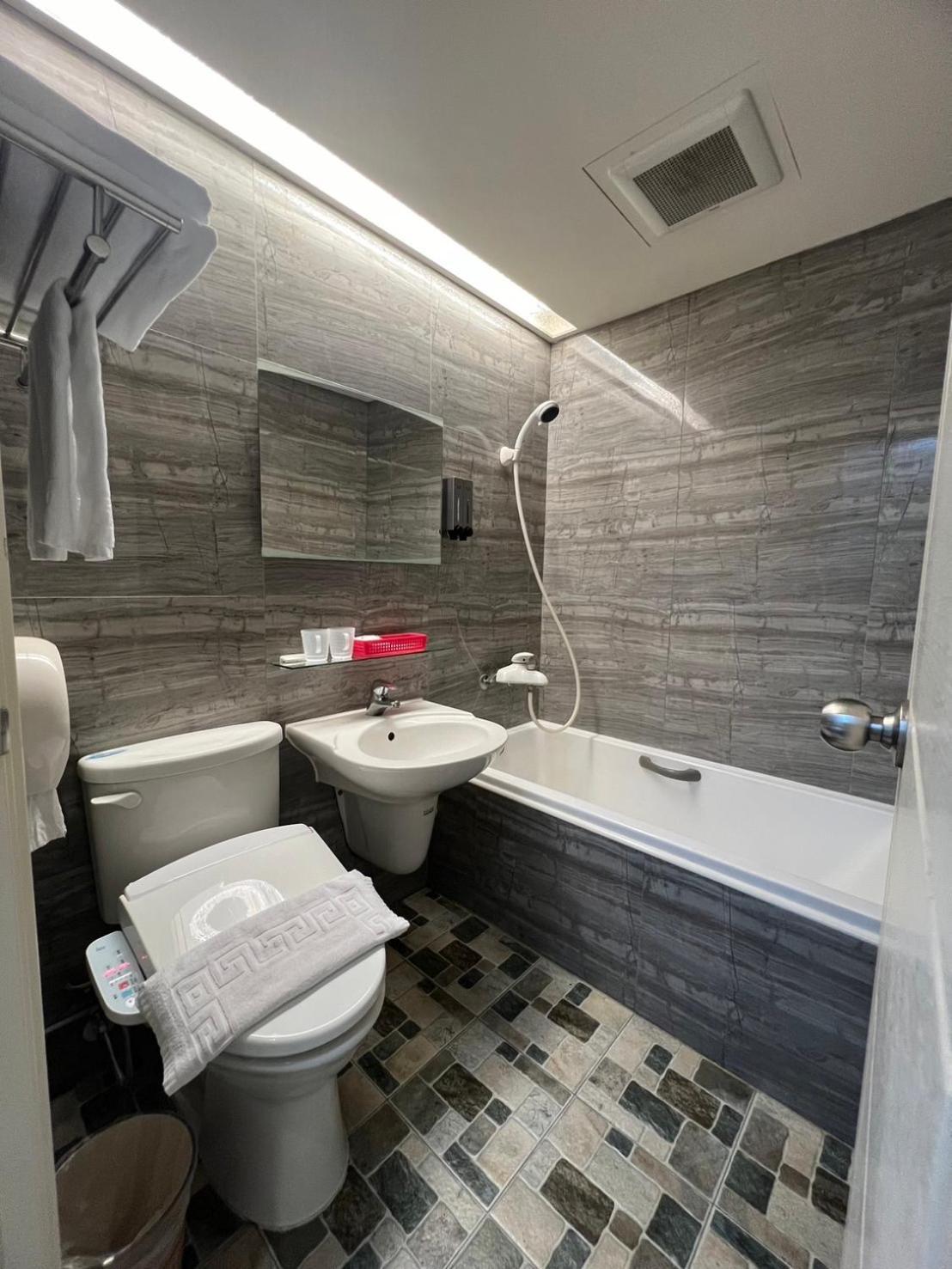Ya Dou Hotel Tajpej Zewnętrze zdjęcie